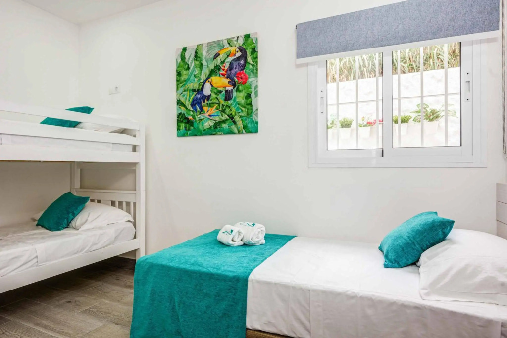 Villa Conchita By Seric,15´ walking to the beach