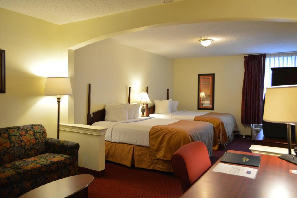 Opal Hotel & Suites