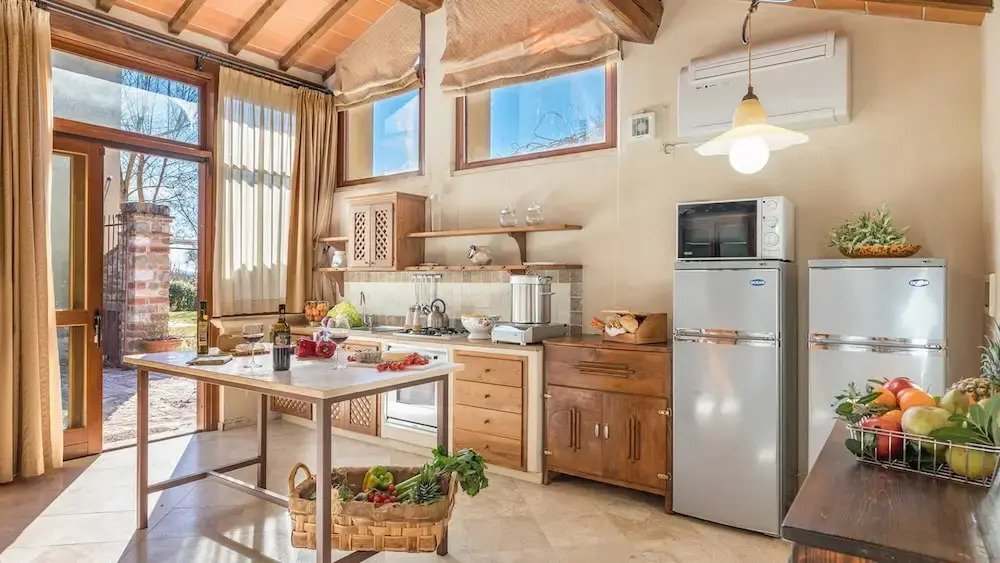 Villa Le Chiarne 22, Emma Villas
