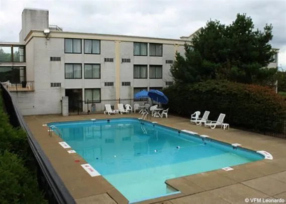 Royal Inn & Suites