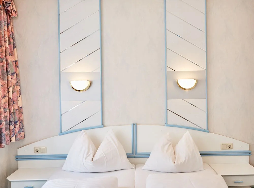 The Poolhouse Boutique Lodge