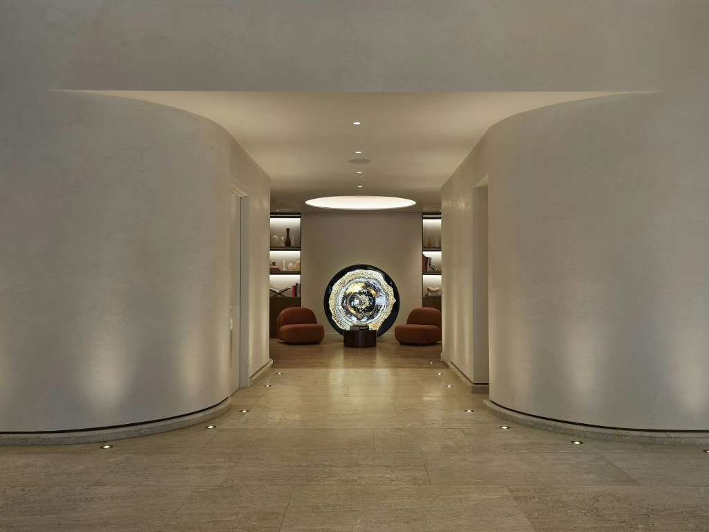 Vogue Hotel Montreal Downtown, Curio Collection by Hilton