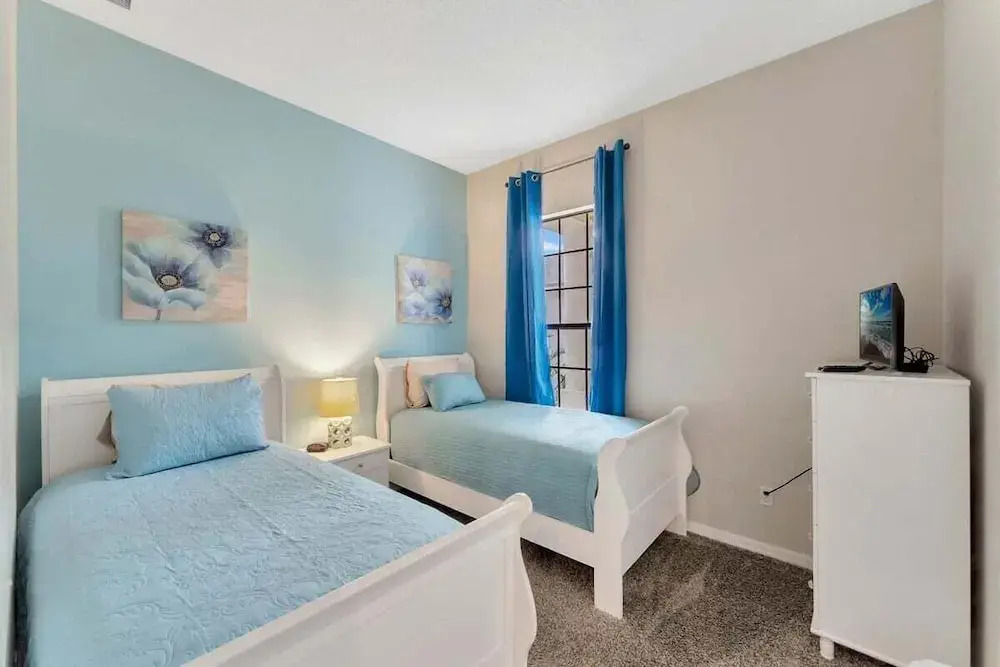 904 Lockbreeze Drive Davenport, 4bed