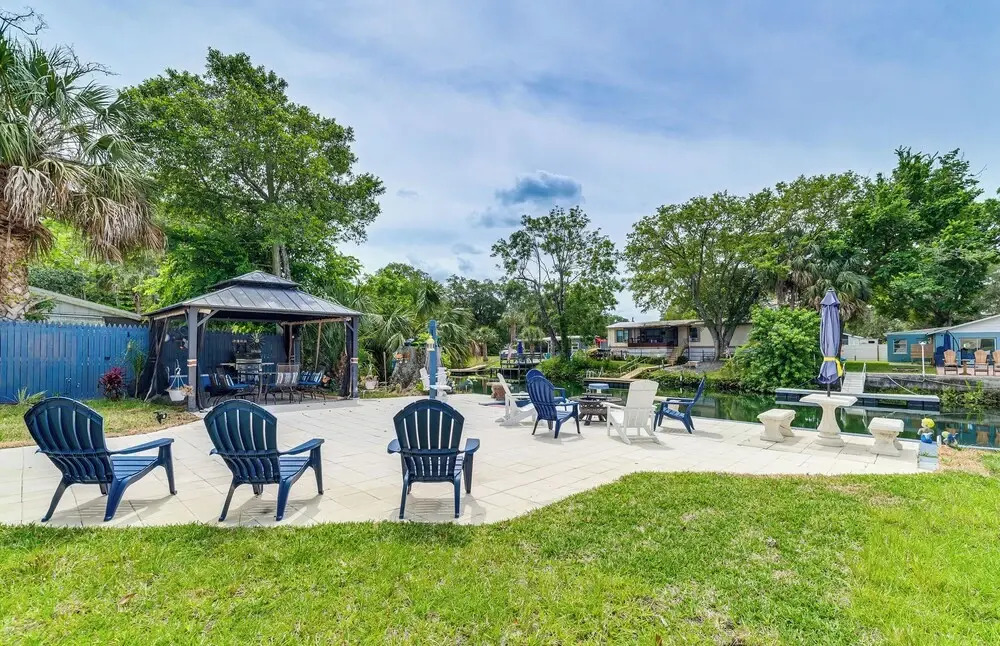 Waterfront Weeki Wachee Home w/ Fire Pit!