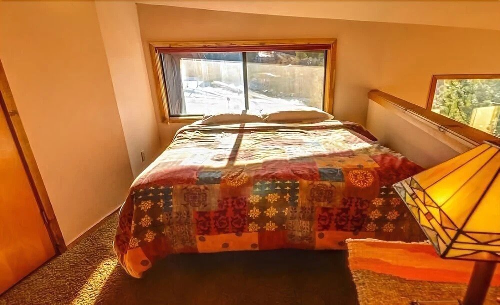 The Lifts #a-2 - 2 Bedroom Plus Loft 3 Bedrooms 3 Bathrooms Condo