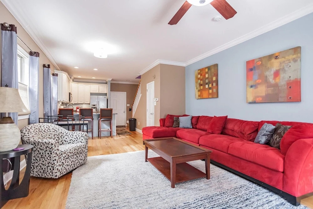 917 S 8th St. · Stylish 3 bedroom home in Bella Vista