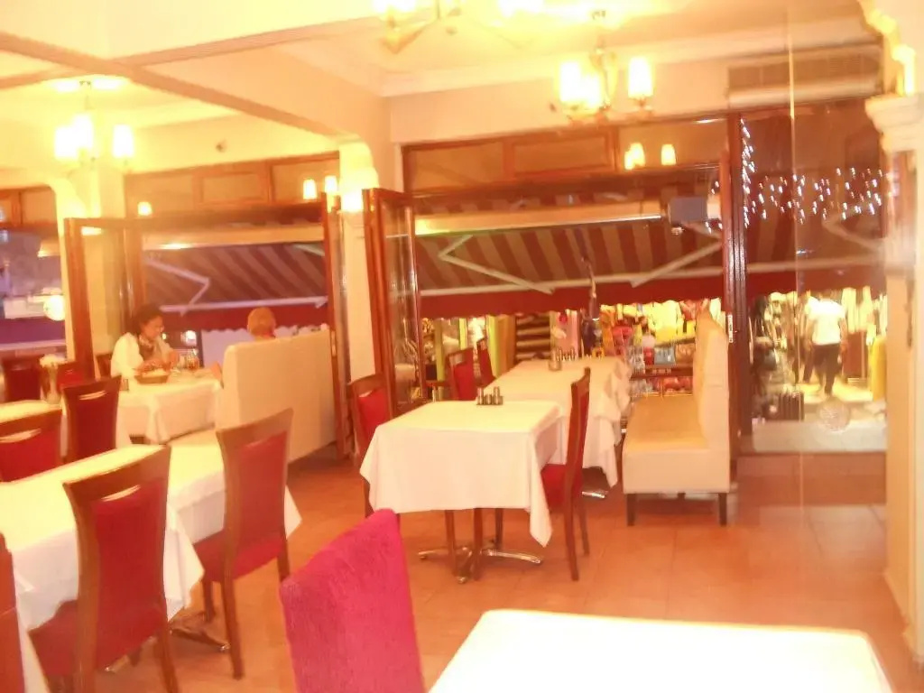 Ares Hotel