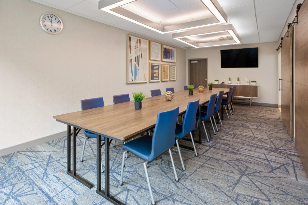 Holiday Inn Express & Suites Waynesboro East