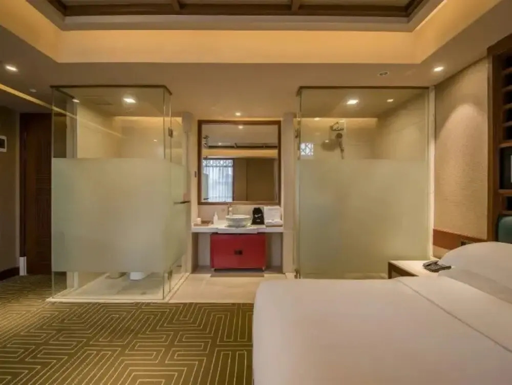 Vyluk J Hotel South Asian Garden Dianchi