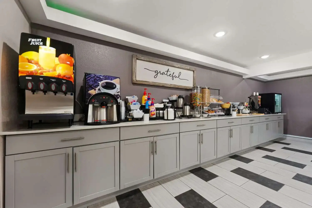 Econo Lodge Rockford Casino Area