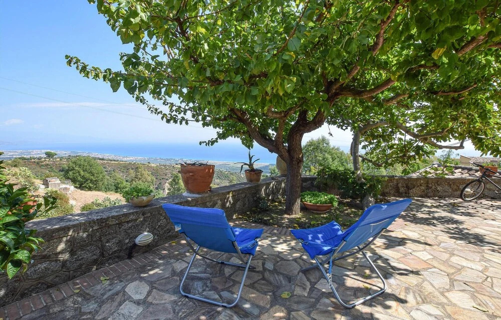 Amazing Apartment in S. Andrea Dello Ionio With 2 Bedrooms and Wifi