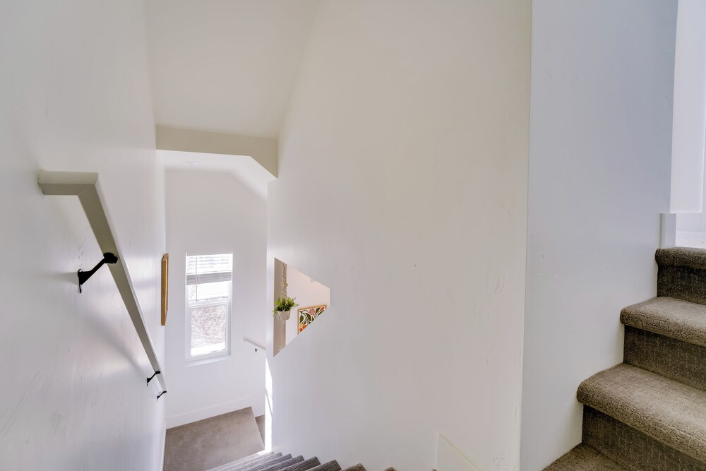 Walk to Main Street! Sleek Grand Junction Stay