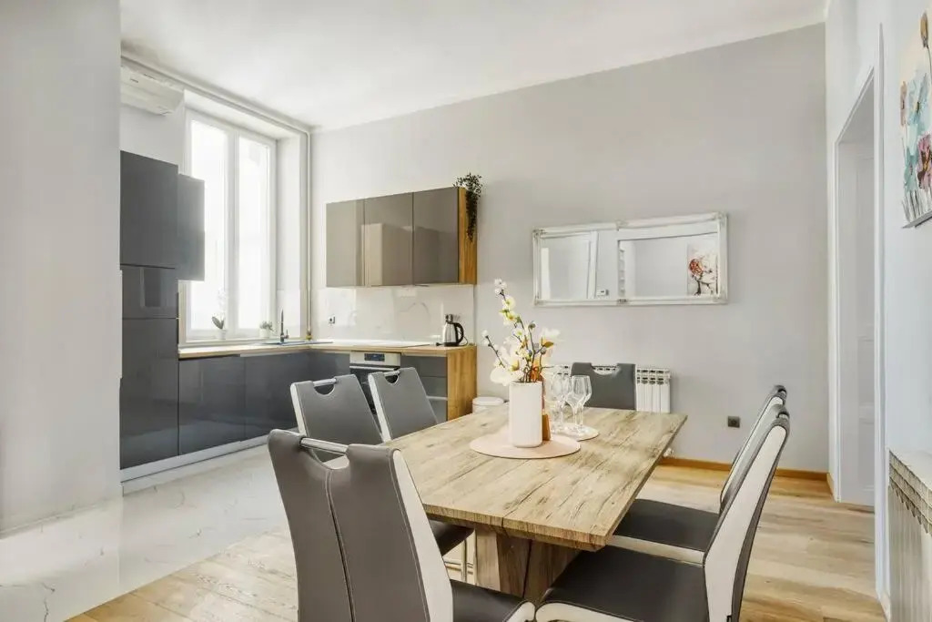 City Twenty 2bdr Apartment by Irundo