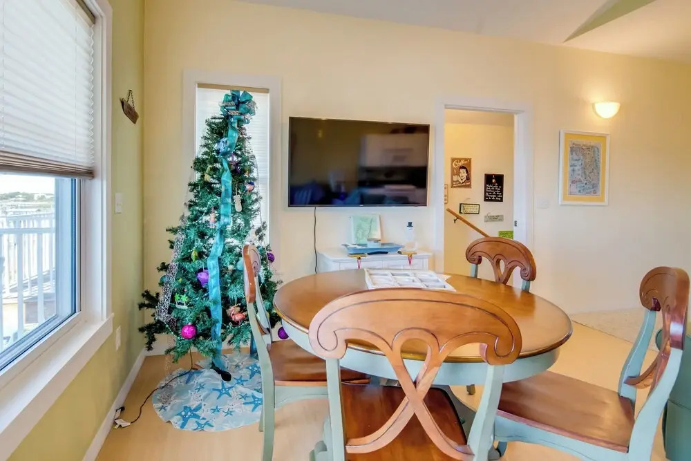 Oceanfront Oasis in Cedar Key w/ 2 Balconies