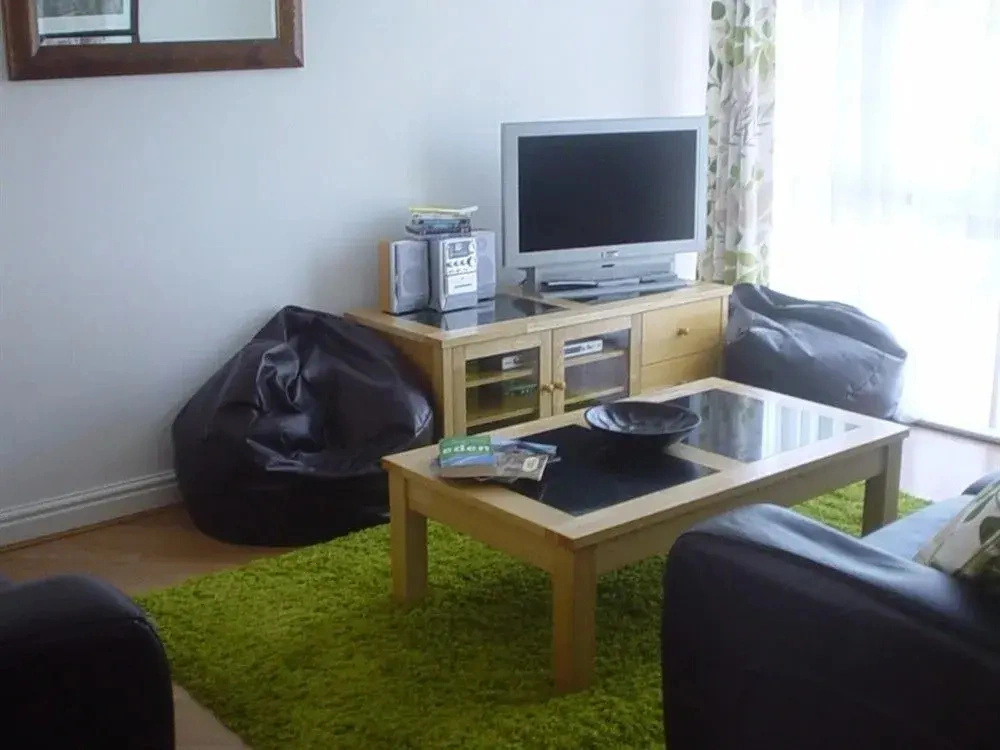 Kernow Homes - Travel accommodation