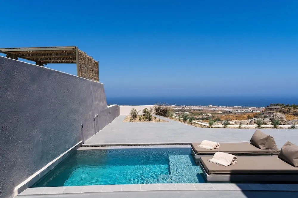 Lavadoze Luxury Suites