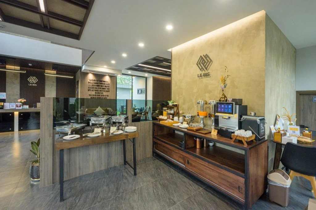 Le Bis Hotel
