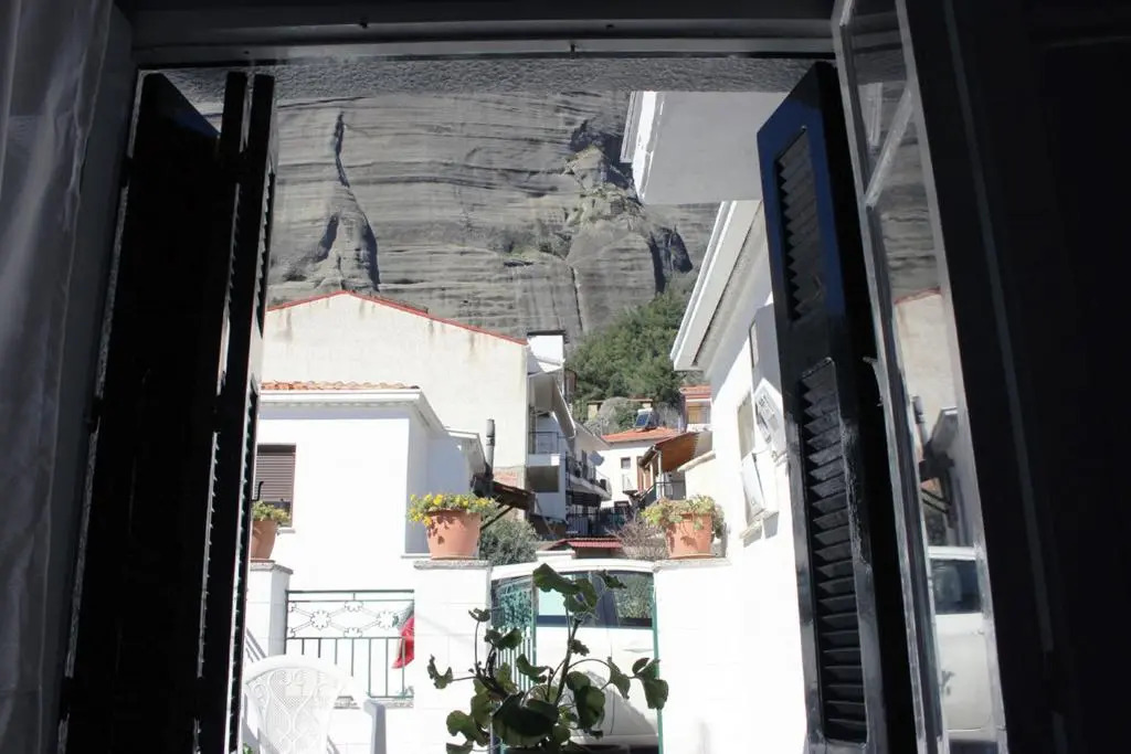 Meteora Mansion - Traditional Apt 3BD - Rocks View