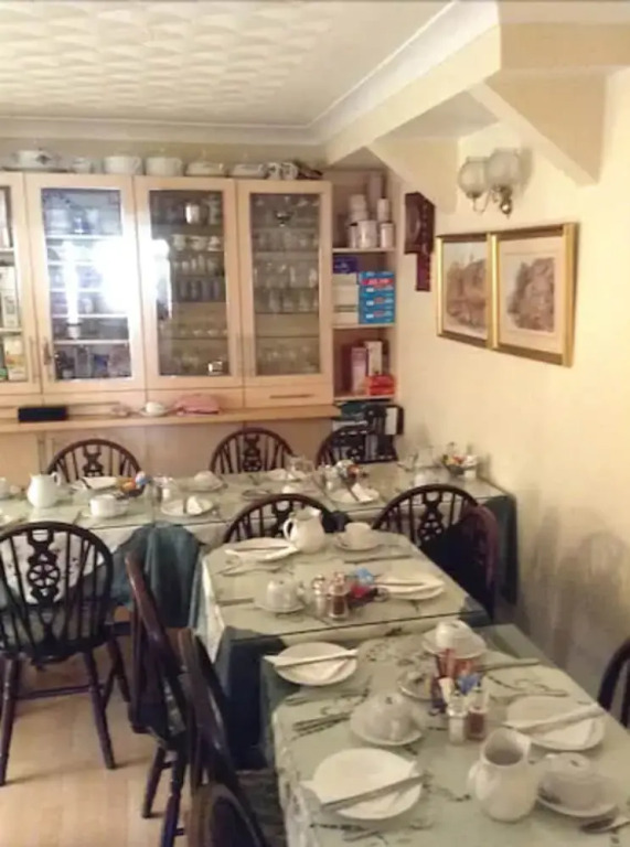Acorn Guest House