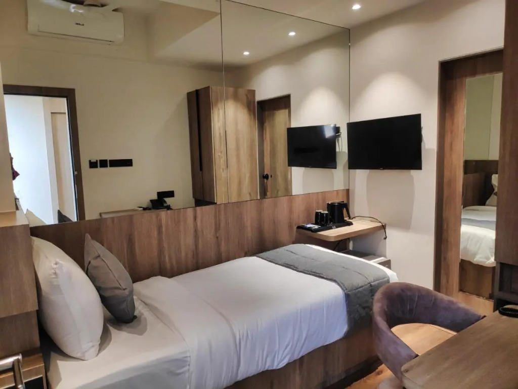 Maxxvalue Hotel MIDC - Andheri