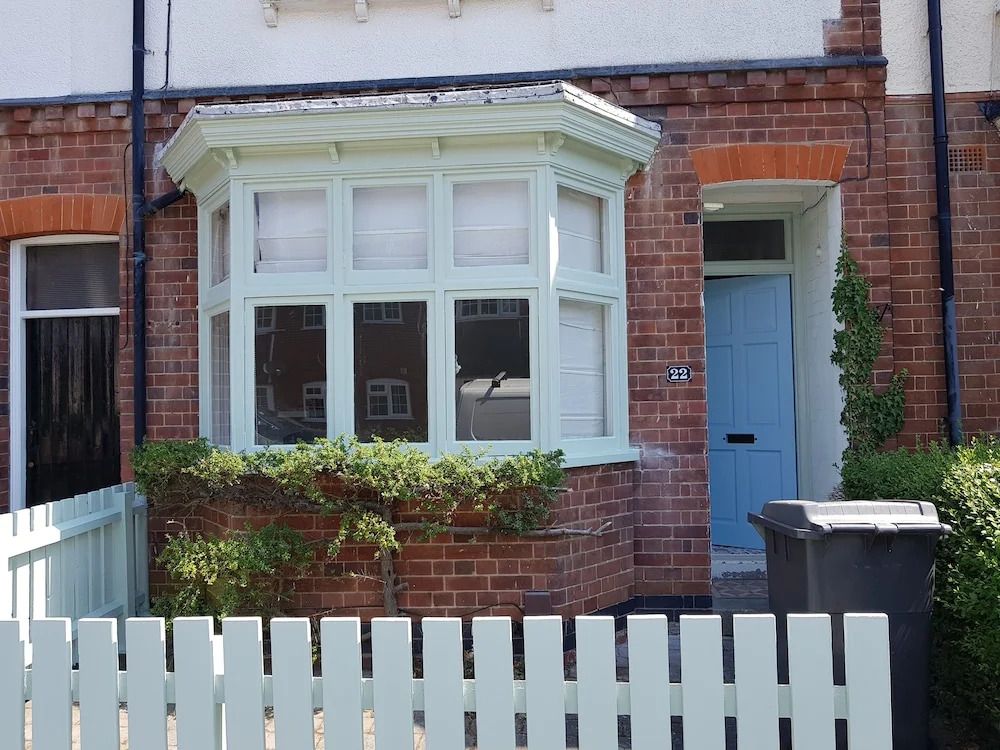 Knighton Villa