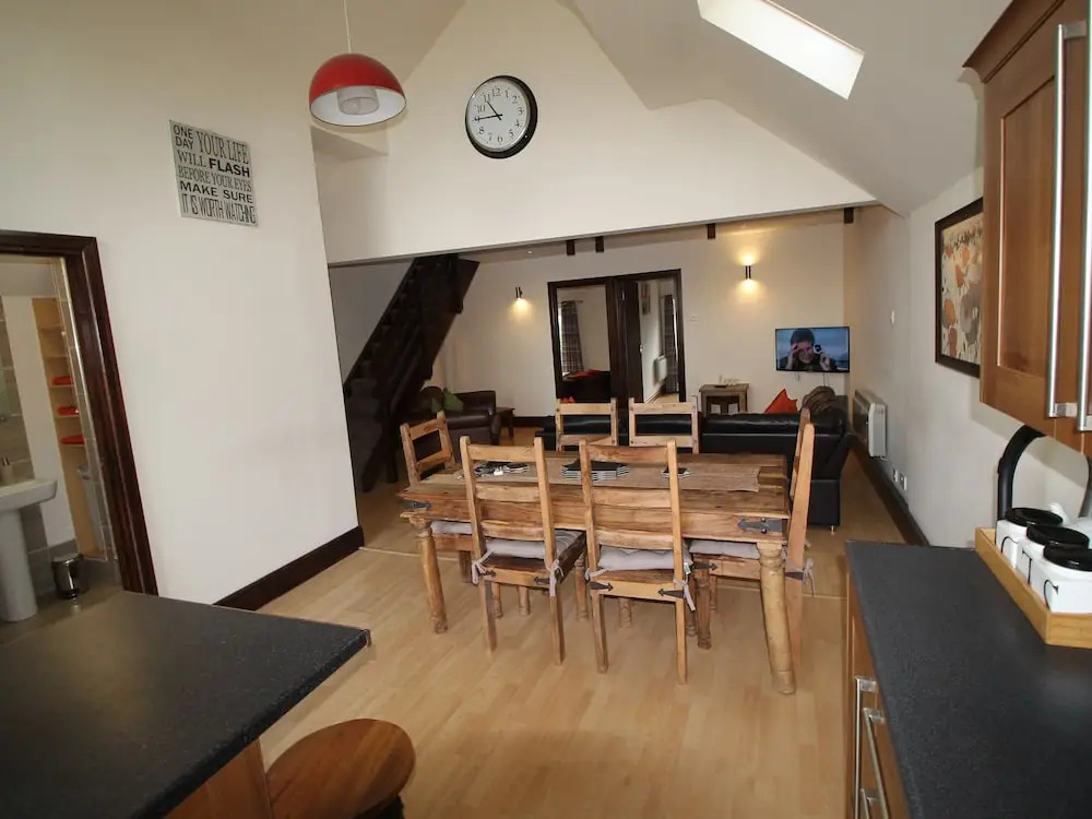 Hideaway 2 Bedroom Apartment by Cardiff Holiday Homes