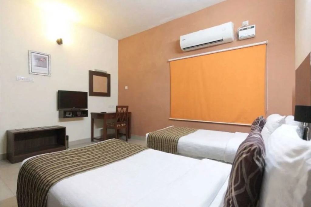 Airport Hotel J P Palace