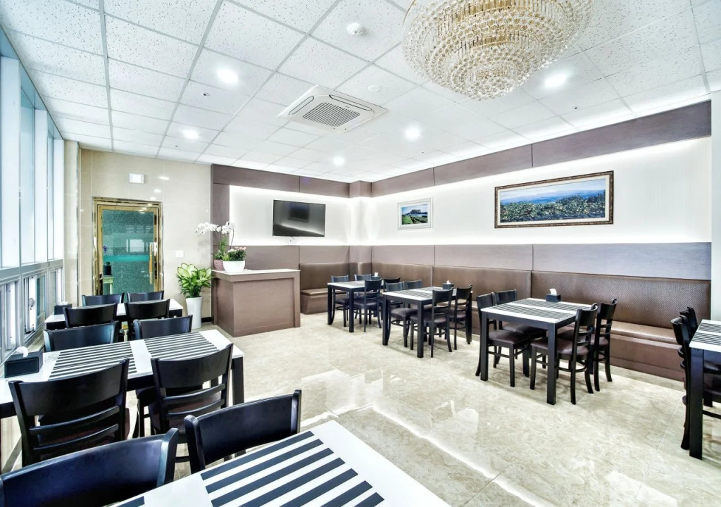 Breeze Bay Hotel