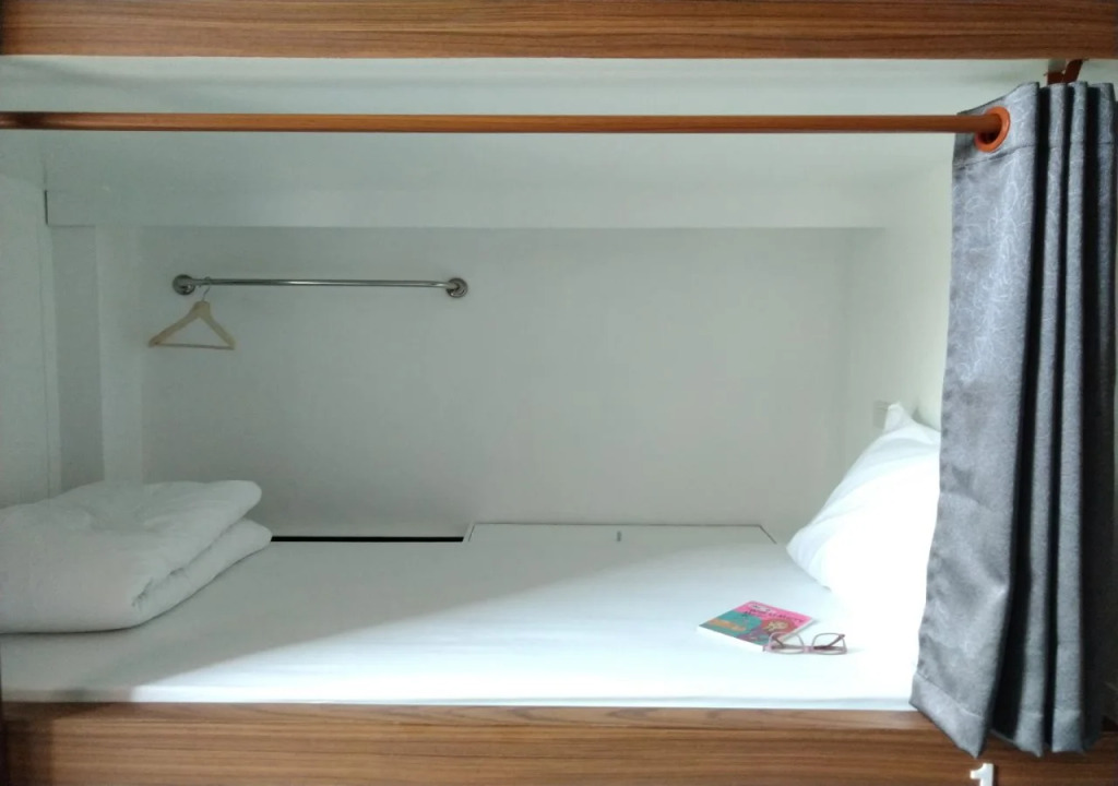 WEE HOSTEL