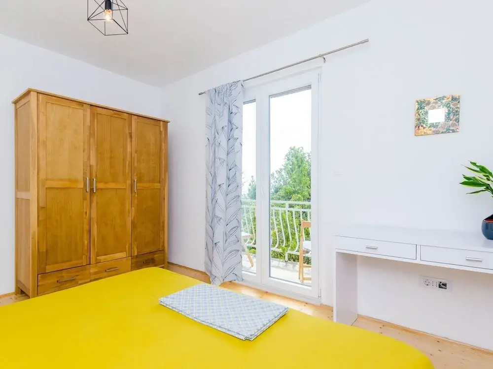 Apartment Konak - Two Bedroom Apartment With Balcony and Sea View