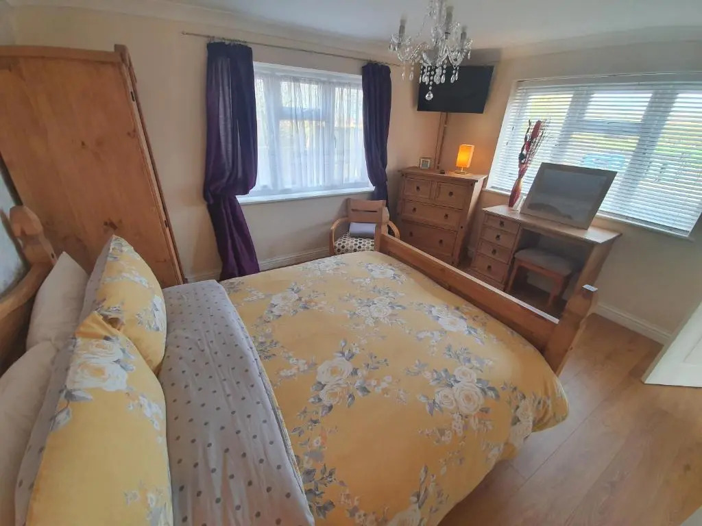 Sherwood Bungalow 3 Bedroom Entire Property