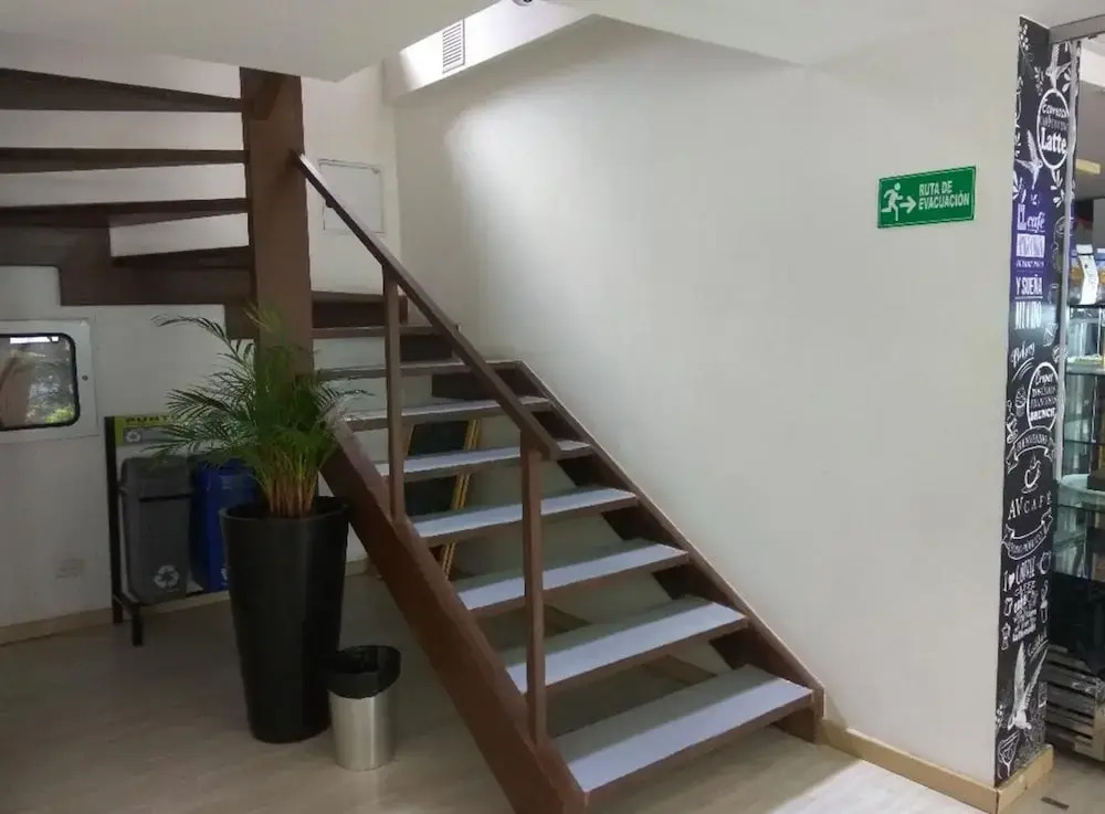 Apartasuites AV
