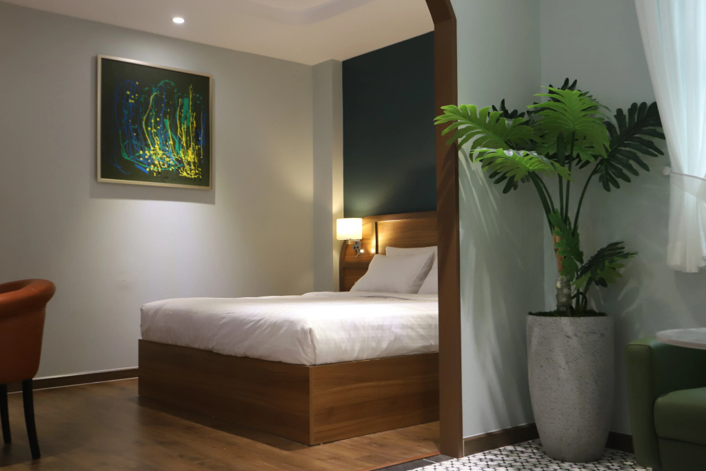 Lanura Apartments and Hotel