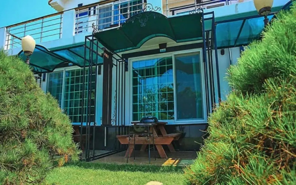 Namhae Zen House Pension