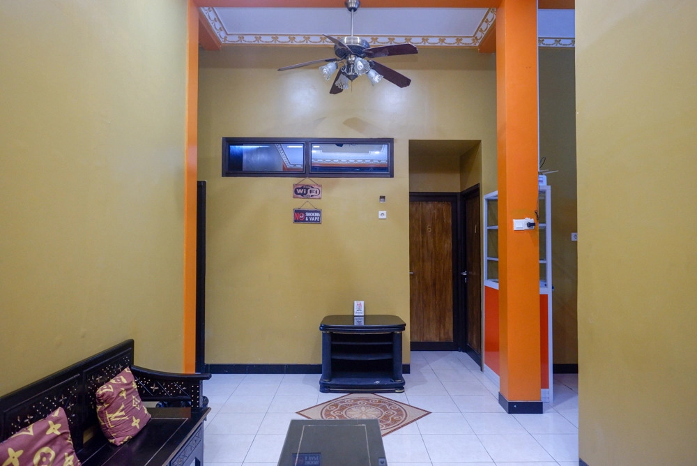RedDoorz Syariah Near Exit Toll Ngemplak Solo