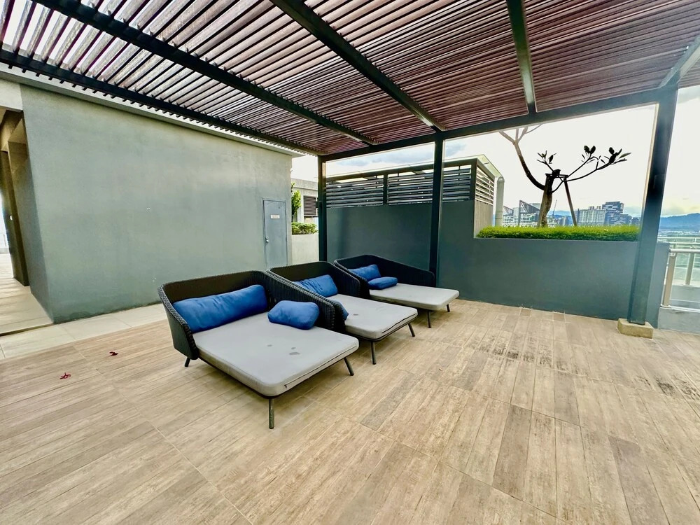 Neu Suites Service Apartment