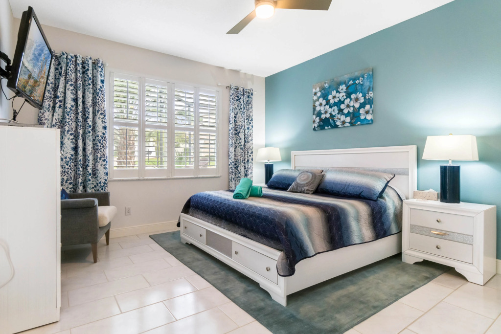 CP469D 4 beds pool and spa home with game room