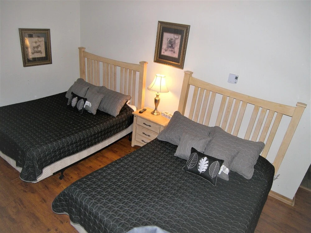 FP202S Foxpine Inn by RedAwning