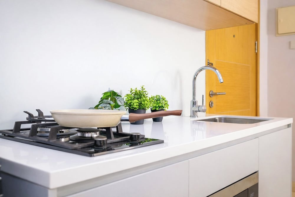 Good Location 2Br For 4 Pax At Capitol Suites Apartment