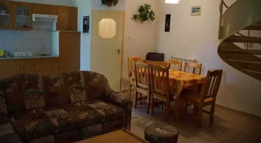 Domino Apartmanok