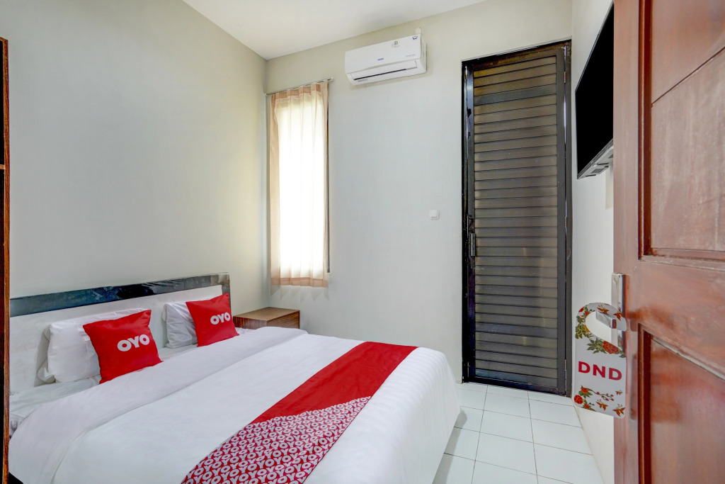RedDoorz Syariah near Bypass Krian