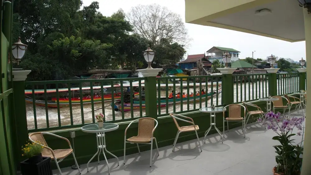 Bangluang Boutique Hotel nearby Wat Arun