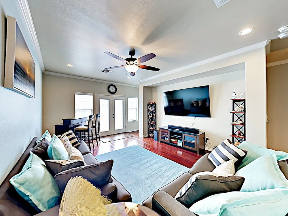 Eleventh Unit #14 - 3 Br Condo
