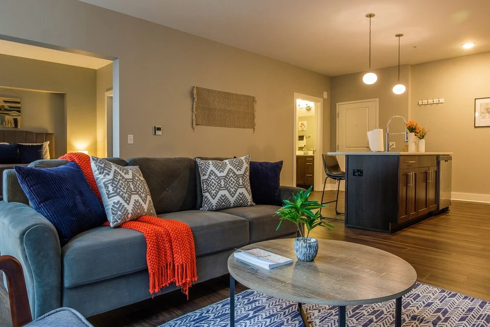 FRONTDESK LC Riversouth 245 Apts Downtown Columbus
