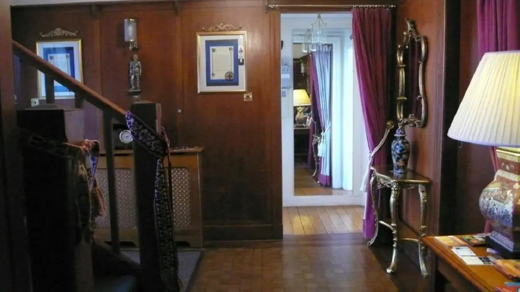 Sandilands House