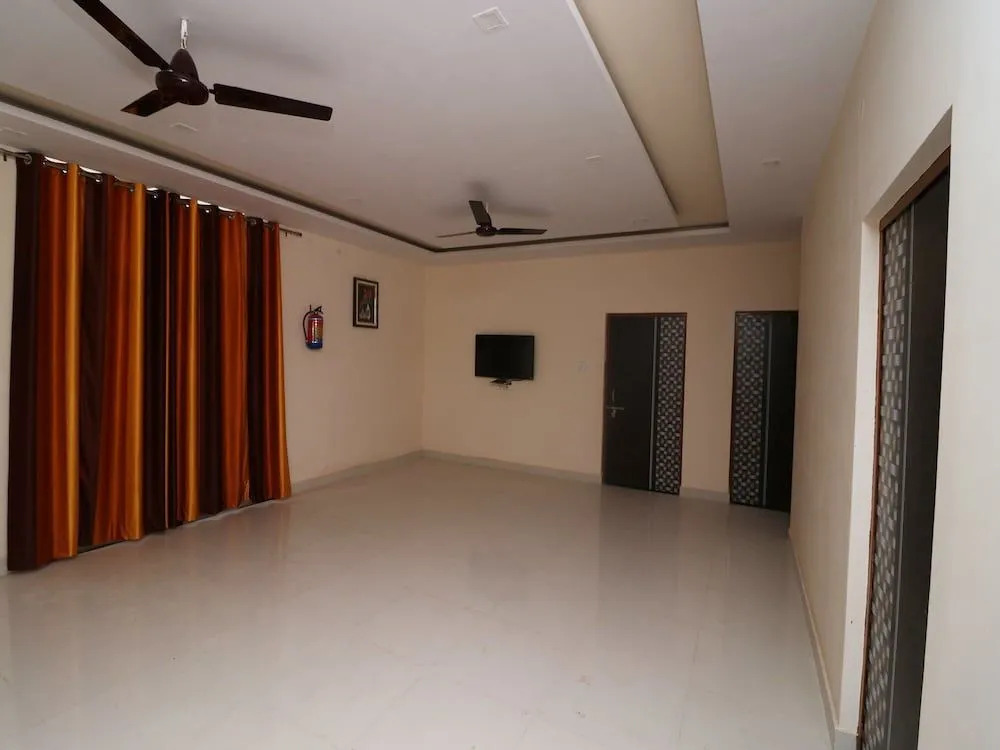 OYO 27941 Sangam Darshan
