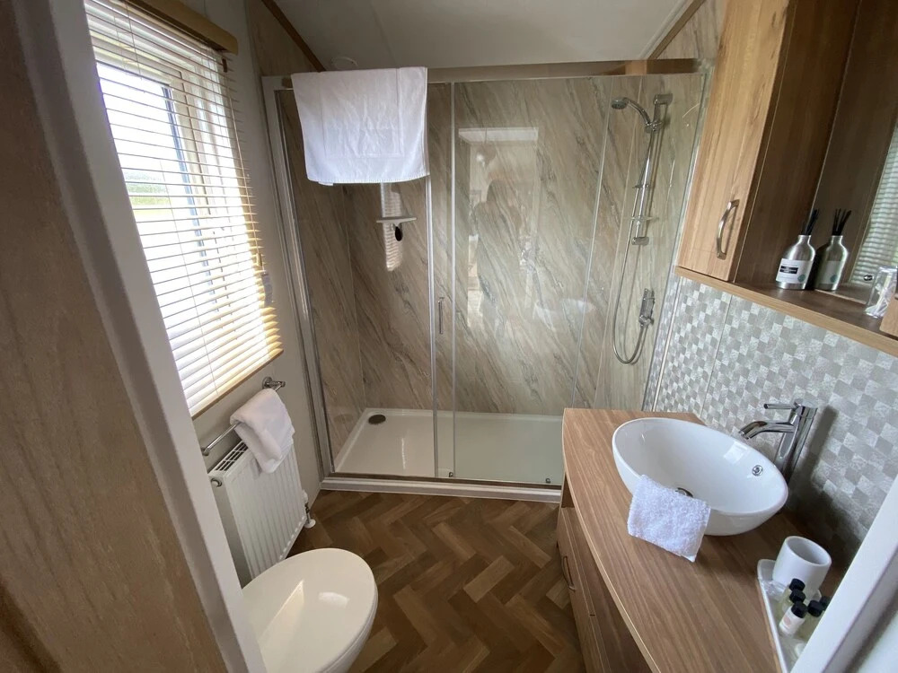 Rivendale 8 & Hot Tub 2 Bed