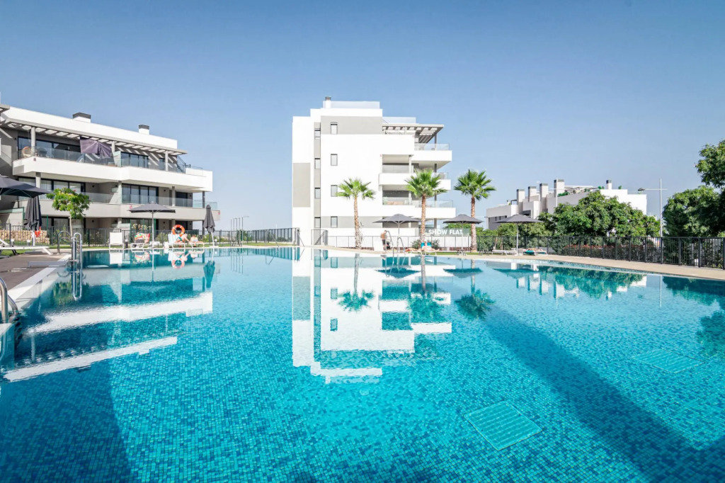LME92B - Top class flat in Estepona, near beach