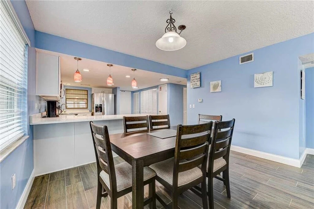 Island Retreat, Beach Front, 4 Bedrooms, Sleeps 12