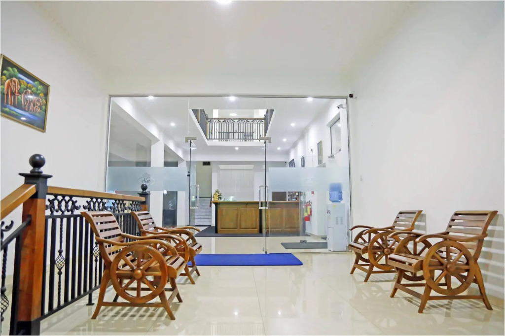 Ronaka Airport Transit Hotel